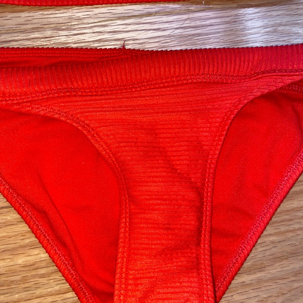 Red Bikini - Picture 3 of 3